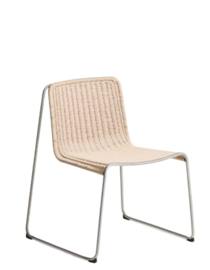 CHAISE EMPILABLE TAVARI EN COURS SYNTHETIQUE BEIGE ET ACIER