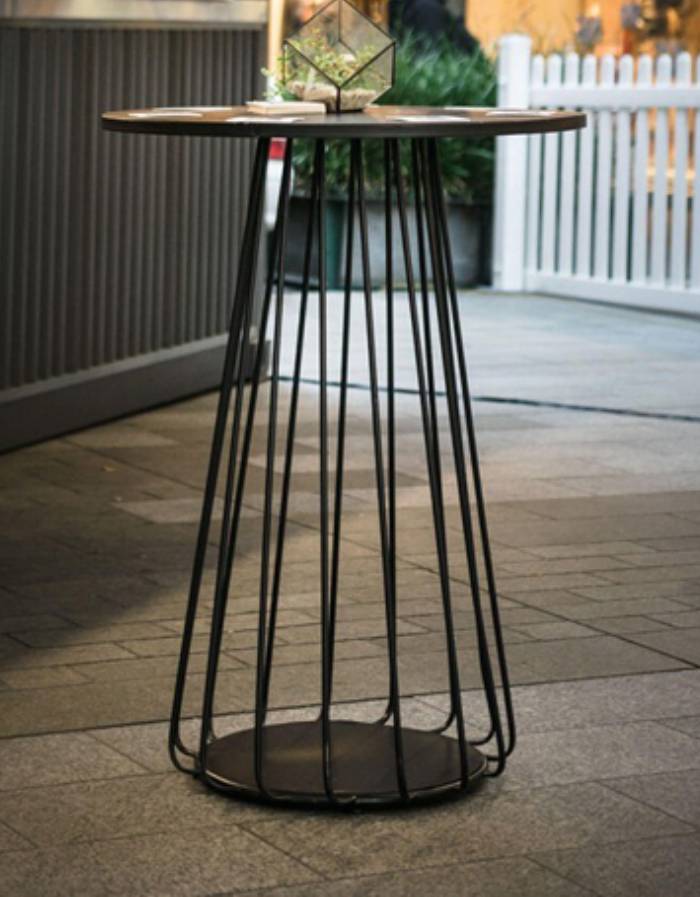 TABLE COCKTAIL