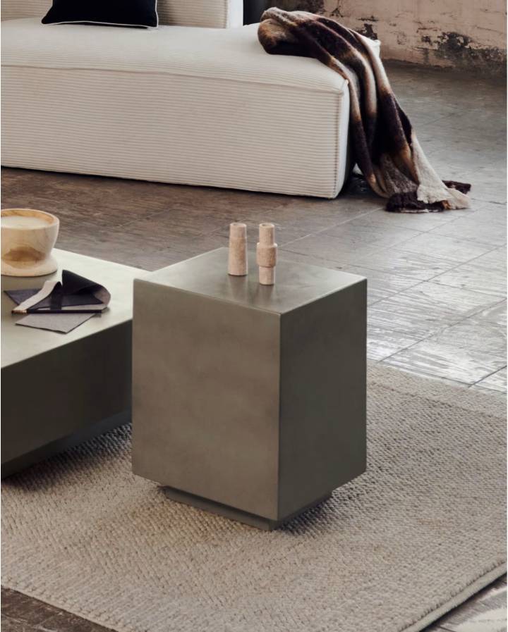 TABLE D'APPOINT RUSTELLA EN CIMENT 35 x 35 CM