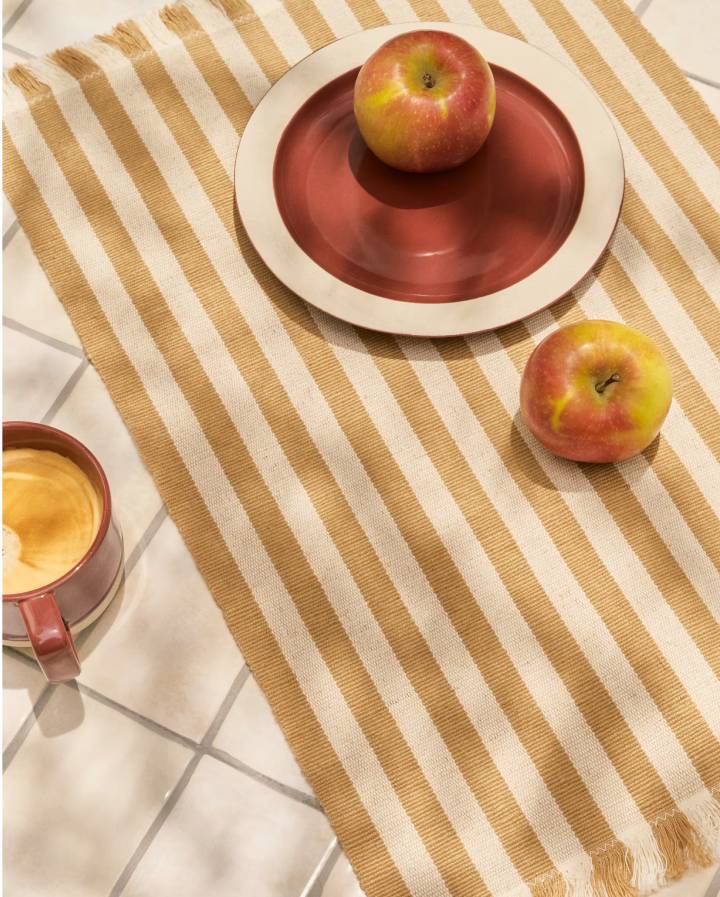 ASSIETTE A DESSERT DOREN EN CERAMIQUE GRENAT