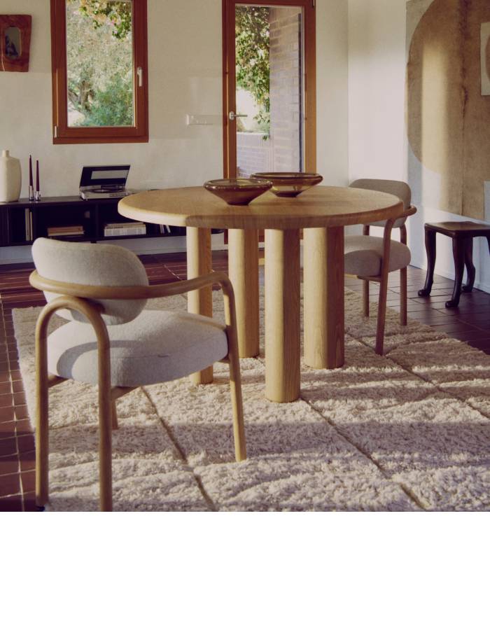 CHAISE MELQUI BEIGE EN BOIS DE CHENE AVEC FINITION NATURELLE