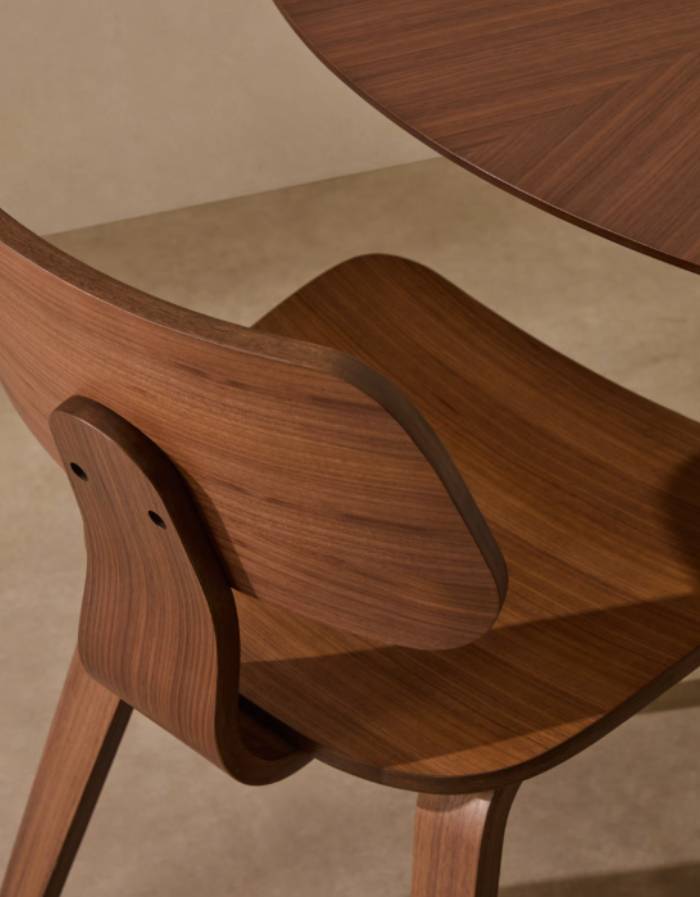 CHAISE GENA EN PLACAGE NOYER