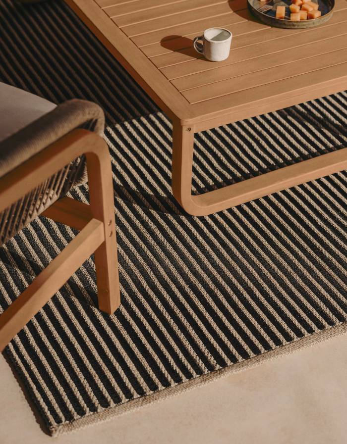 Tapis Satanca en fibres synthétiques à rayures beige et noir 160 x 230