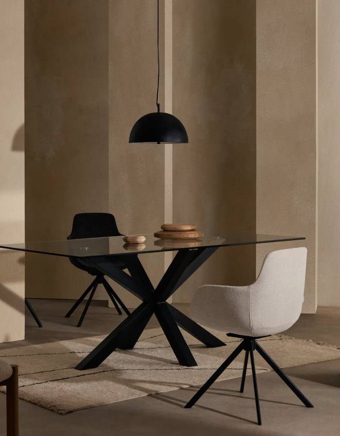 Table Argo en verre et pieds en acier finition noire 160 x 90 cm
