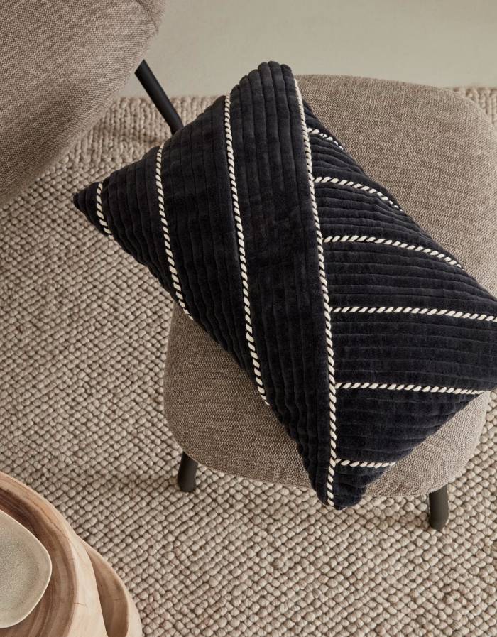 MAIK Housse coussin  velours coton noir détail