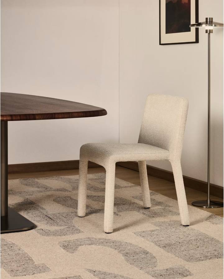 Chaise empilable Loria en chenille beige