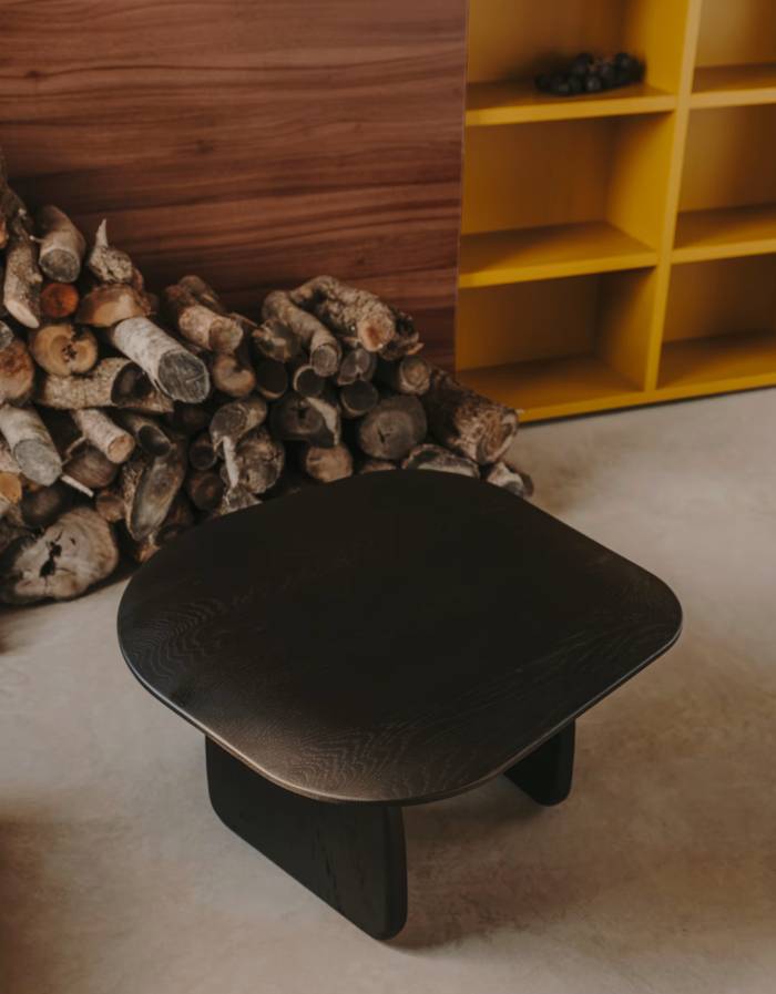 PIRITA Table auxiliaire  en bois de chêne finition noire