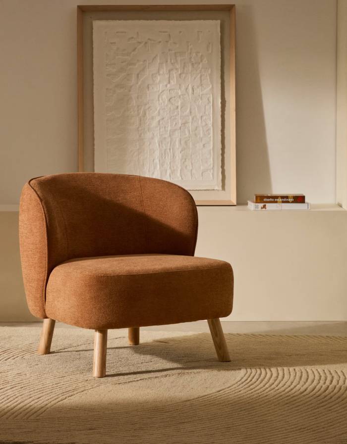 Fauteuil Ulit  tissu chenille terracotta  pieds en bois de hêtre