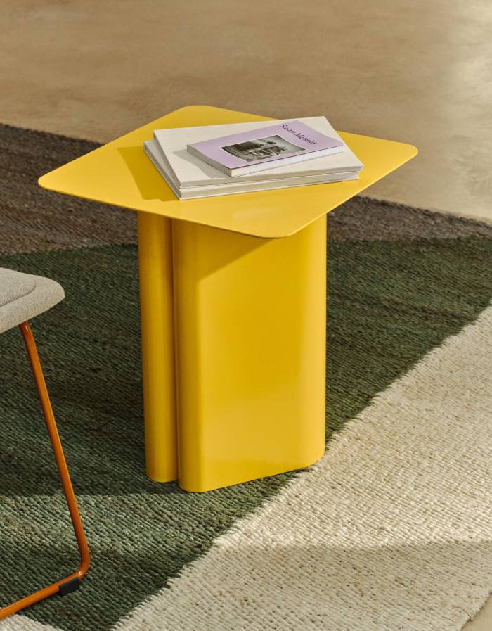 Table d'appoint en fer Arvin jaune 42 x 42 cm